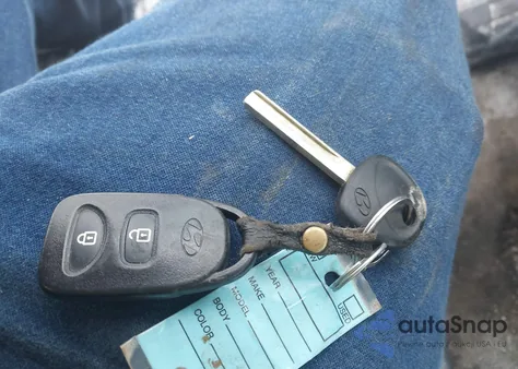 2013 Hyundai Accent Gls из США, поврежденный, VIN KMHCU4AE0DU460482